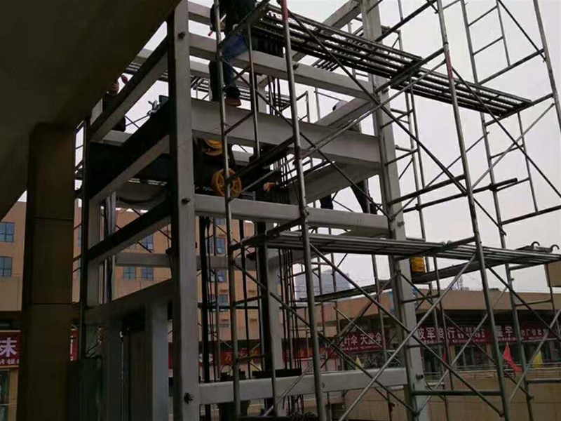 襄陽光彩大市場電梯井道